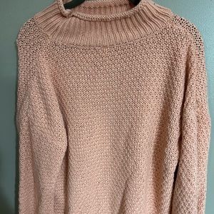 Small pink sweater with collar